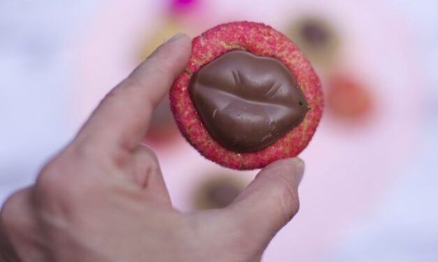 Peanut Butter Kiss Valentine’s Cookies Recipe