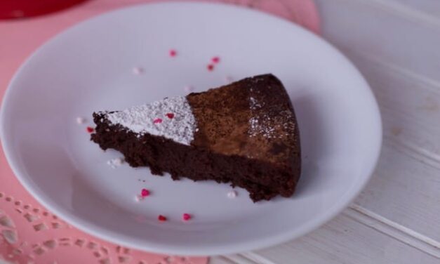 Valentine’s Day Recipe: 5 Ingredient Flourless Chocolate Cake Recipe