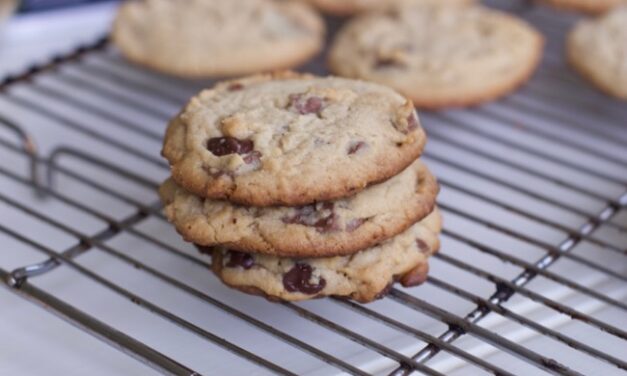 Amazing Chocolate Chunk Peanut Butter Cookies Recipe