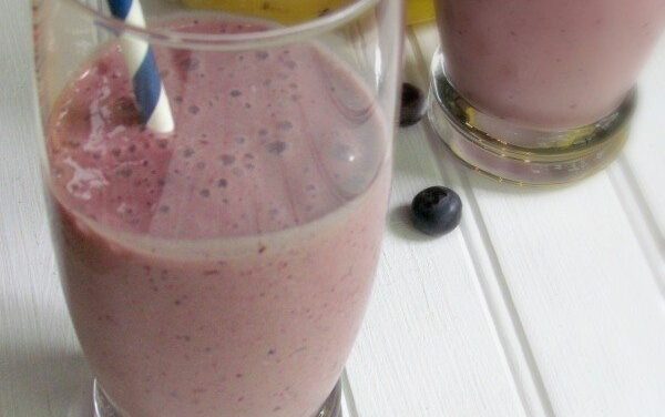 Chocolate Covered Banana Berry Breakfast Smoothie Recipe