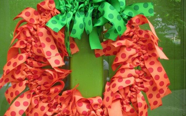 How to Make An Easy Pumpkin Wreath out of Ribbon