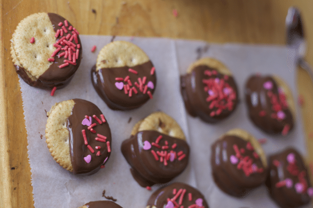 Irresistibly Good Chocolate Covered Ritz Cracker Sandwiches For Valentine's Day