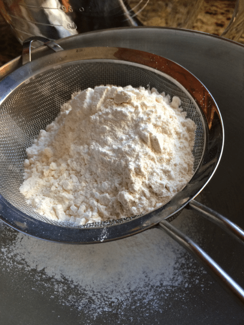 easy-way-to-sift-flour