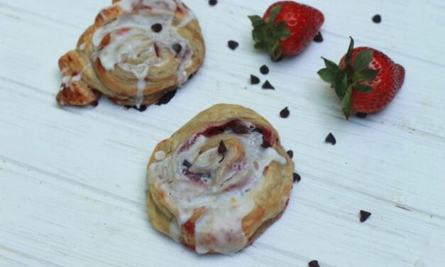 Easy Strawberry Sweet Rolls Recipe