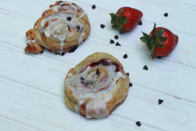 strawberry-sweet-rolls