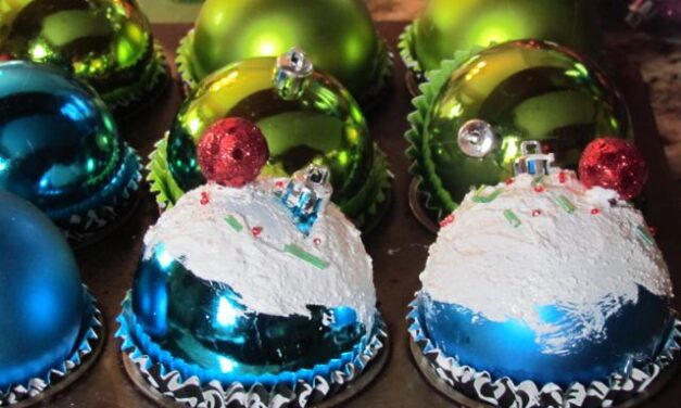 DIY Cupcake Christmas Ornament Tutorial
