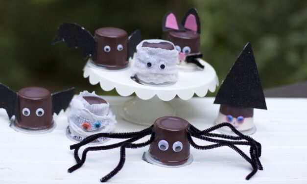 Incredibly Easy DIY Halloween Party Pudding Cups