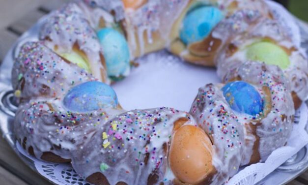 Italian Egg Bread Wreath or Pane di Pasqua