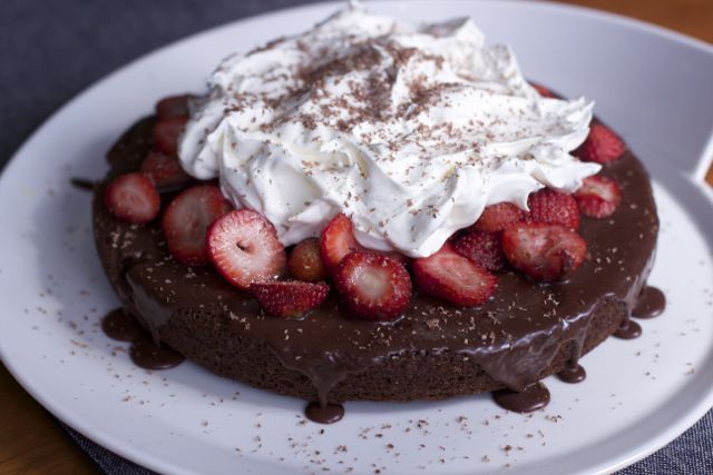 chocolate strawberry cake