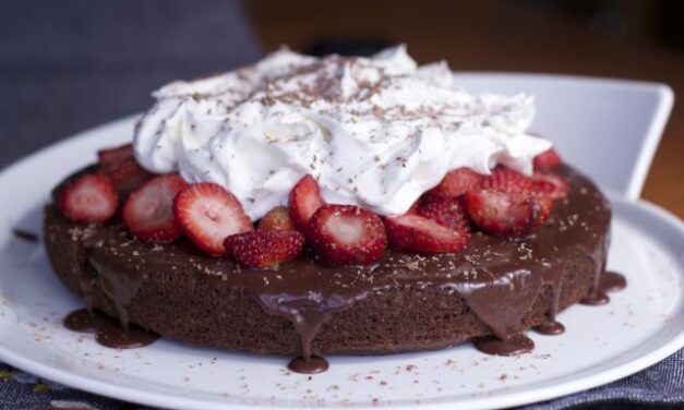 AMERICAN HERITAGE® Chocolate Strawberry Cake Recipe