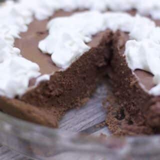 Making a pie does not have to be hard. Make this 5 ingredient Chocolate truffle pie recipe.