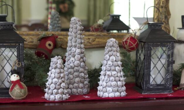 DIY Acorn Christmas Tree Decorations