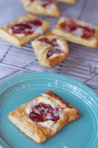 Easy puff pastry sweet rolls