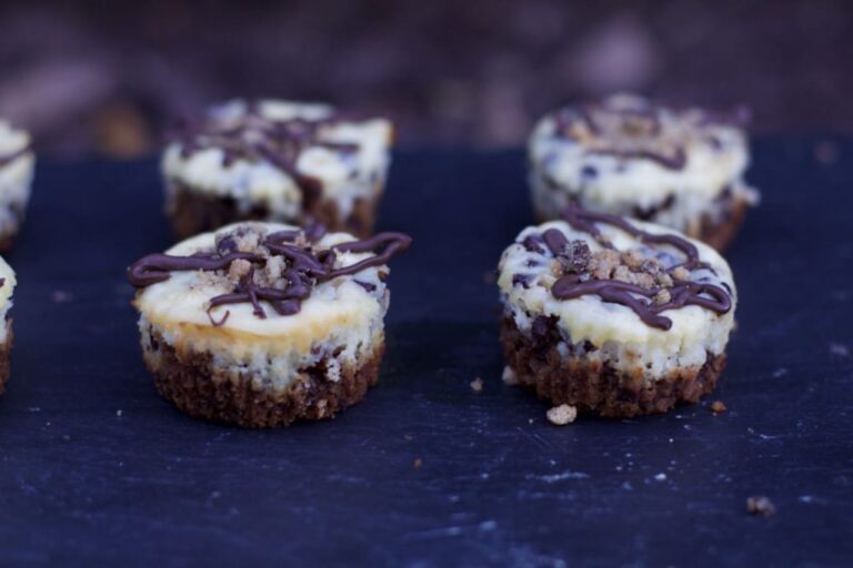 Easy Mini Chocolate Chip Cheesecake Cups Recipe