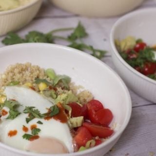 Easy Family Meals : Southwestern Quinoa and Egg Breakfast Bowl