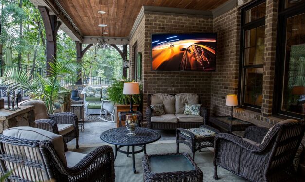 Best Outdoor Television for Outdoor Living Space