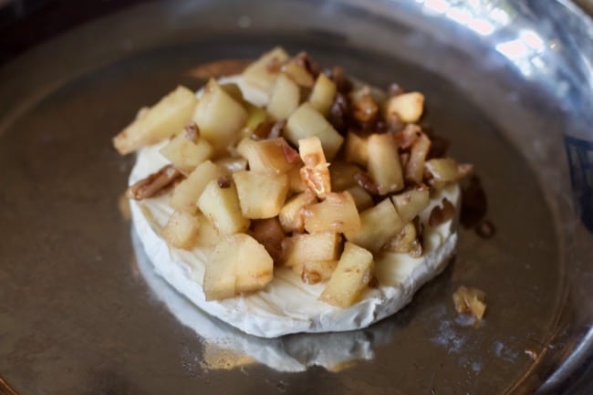 Baked Brie Recipe with Apples
