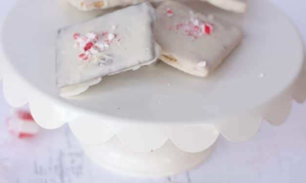 Peppermint White Chocolate Covered Graham Crackers Recipe